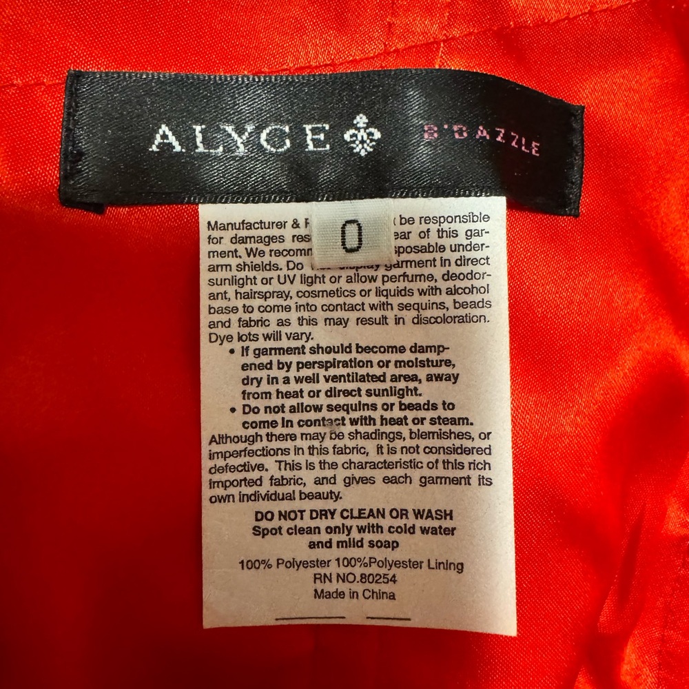 Elegant Red Strapless Evening Gown B'DAZZLE BY ALYCE size 0 - Picture 3 of 12